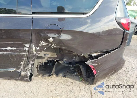 2017 Chrysler Pacifica Touring-L Plus z USA, uszkodzony, nr VIN 2C4RC1EG0HR656176